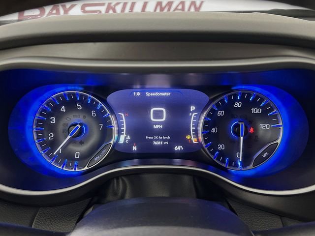 Used 2022 Chrysler Pacifica Touring-L image 14