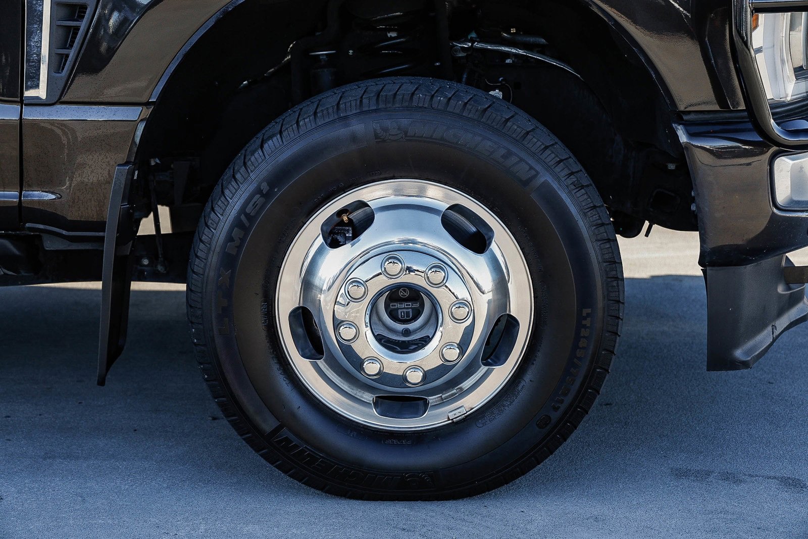 Used 2024 Ford F350 Limited image 9