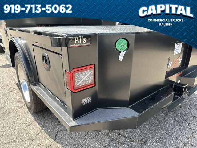 New 2026 Ford F550 4x4 Crew Cab image 17