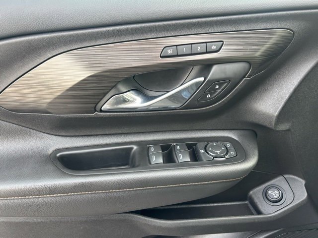 Used 2018 GMC Terrain SLT w/ Preferred Package image 11