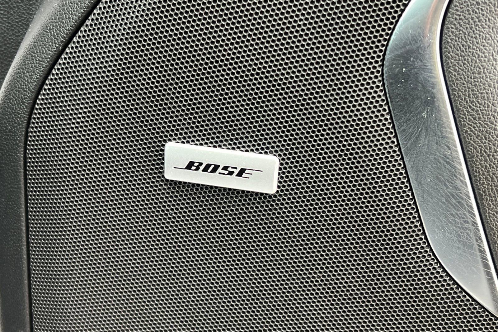 Used 2025 Chevrolet Suburban LT w/ Comfort Package image 22