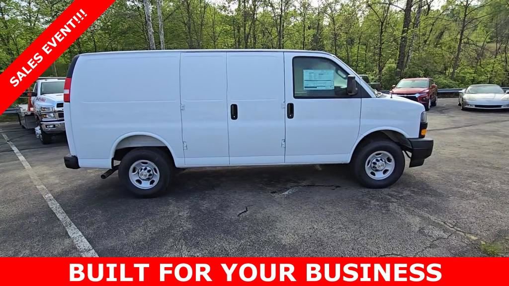 New 2025 Chevrolet Express 2500 w/ Communications Package image 7