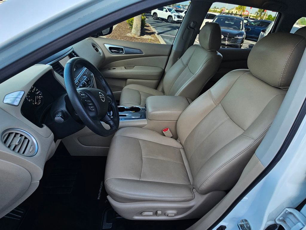 Used 2020 Nissan Pathfinder SL image 18
