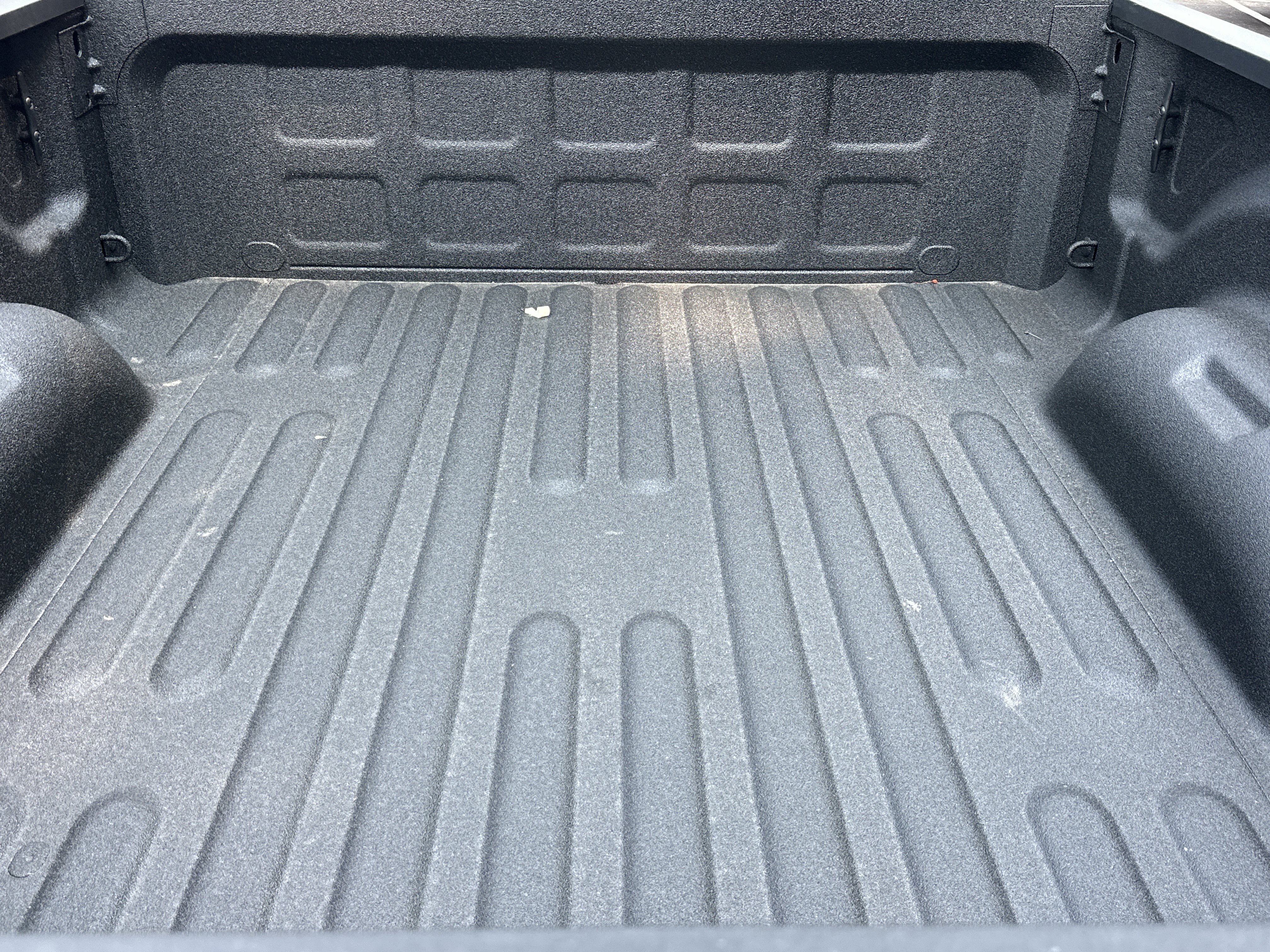 New 2026 RAM 2500 Laramie AWD/4WD image 16