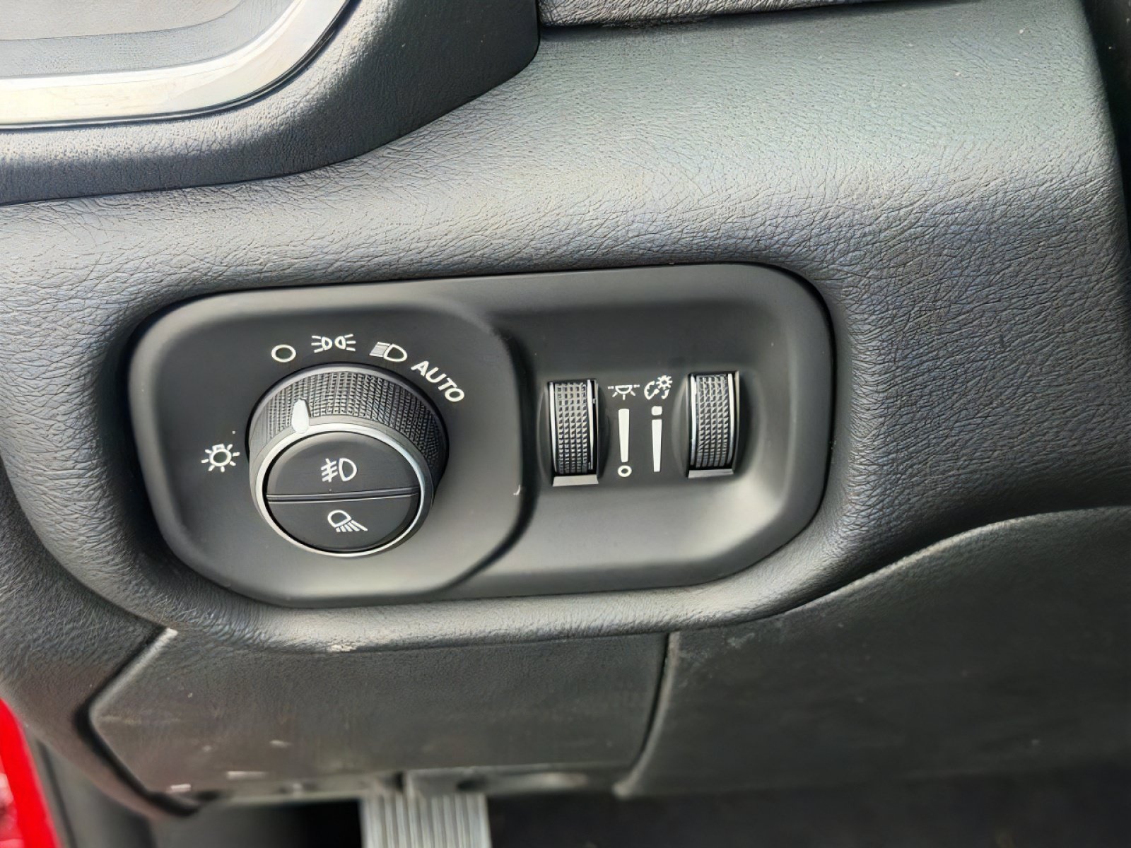 New 2027 RAM 2500 Laramie AWD/4WD image 15