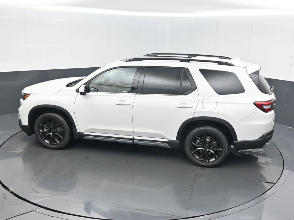 New 2025 Honda Pilot Touring image 15