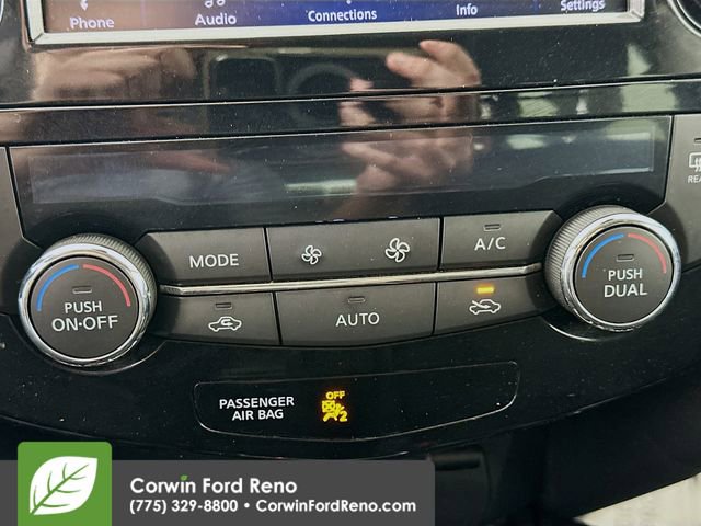 Used 2019 Nissan Rogue SV image 15