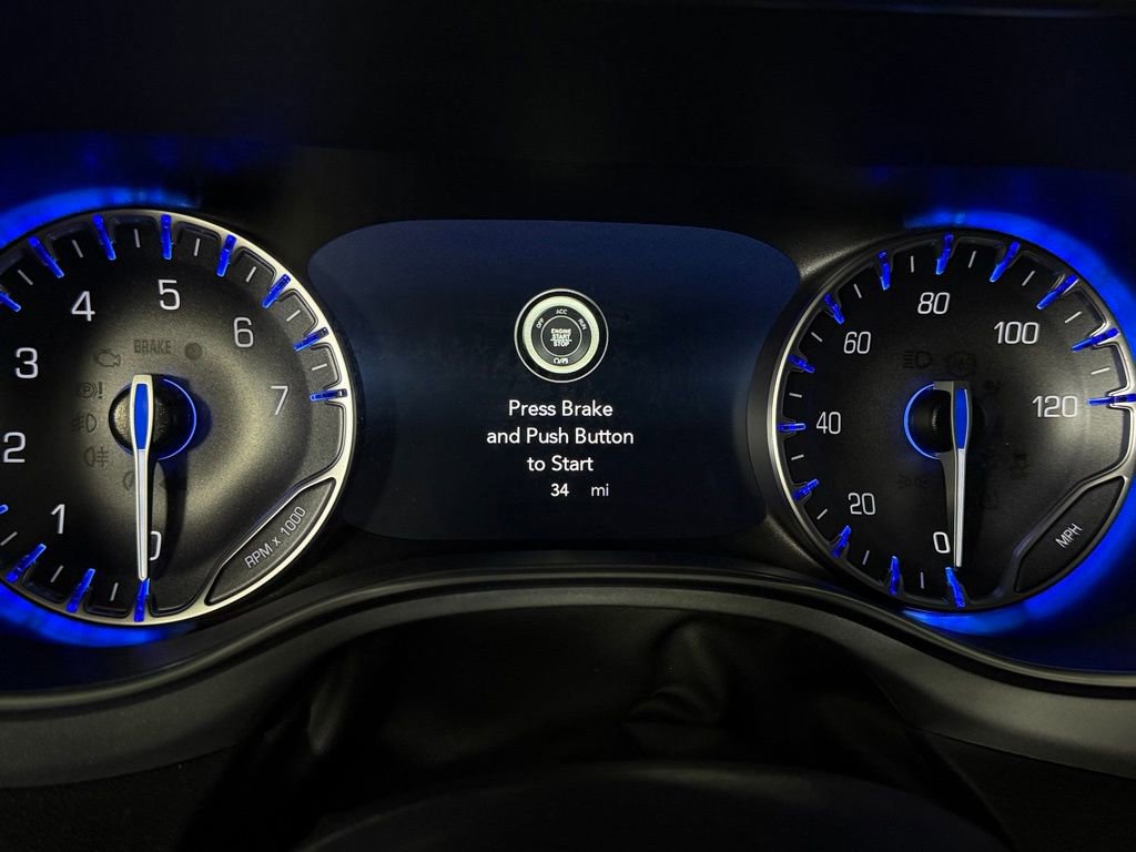 Used 2026 Chrysler Pacifica Limited FWD image 14