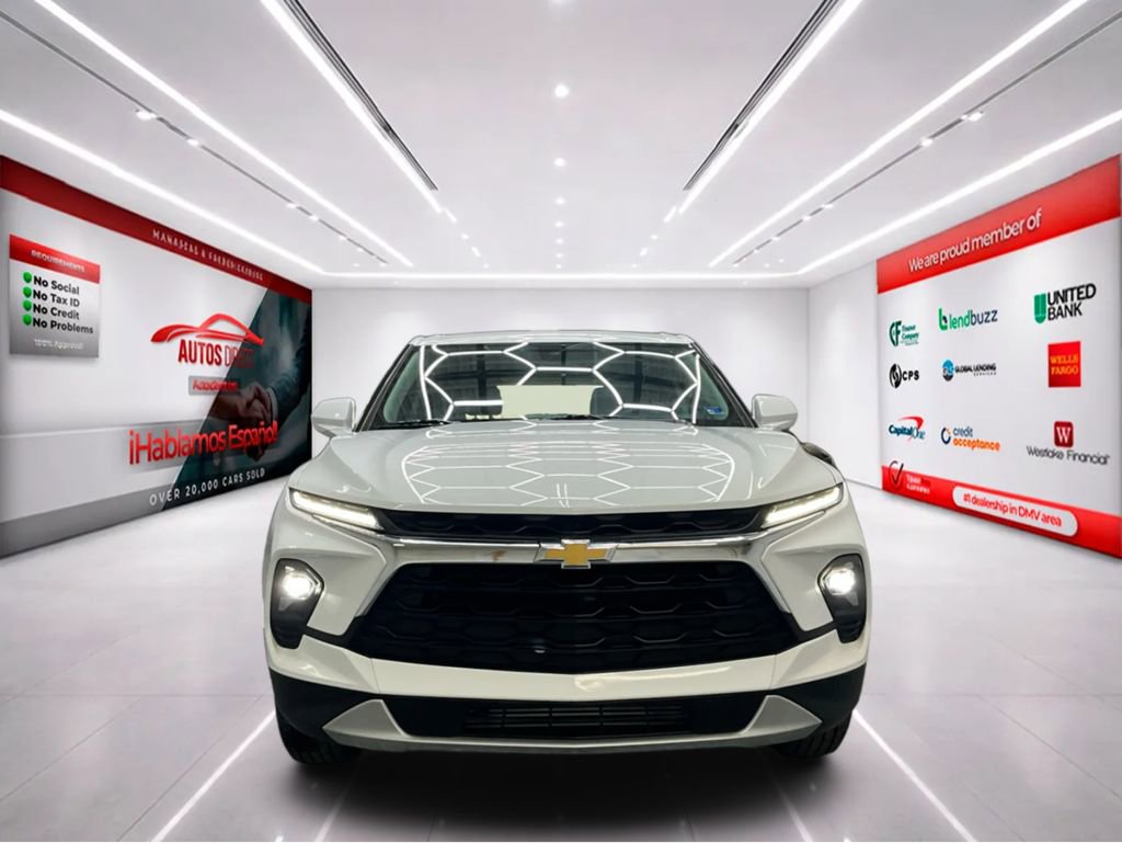 Used 2023 Chevrolet Blazer LT image 3