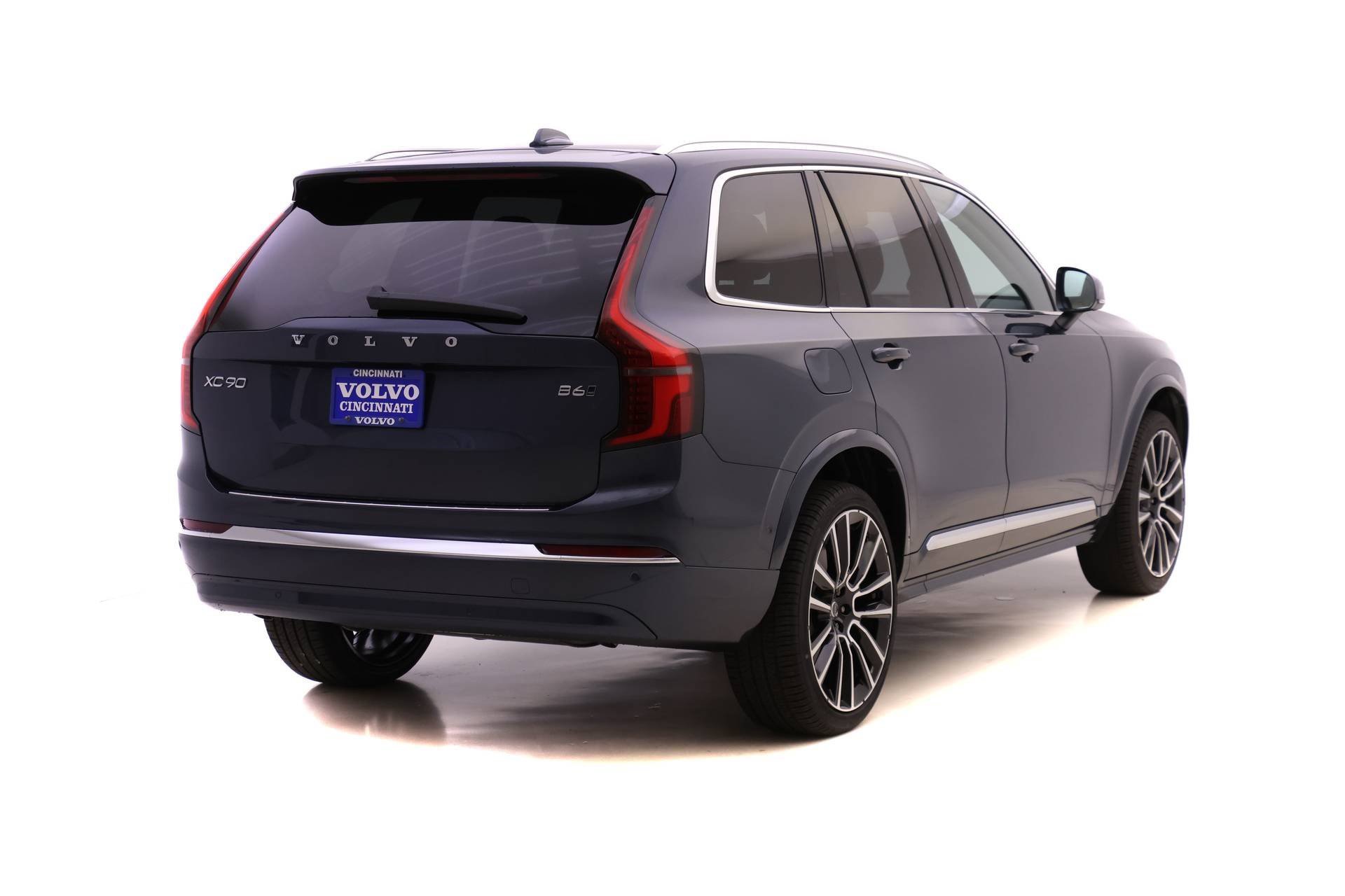 New 2026 Volvo XC90 B6 Plus w/ Protection Package Premier image 4