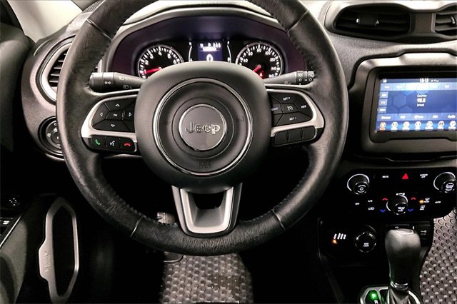 Used 2019 Jeep Renegade Latitude w/ Cold Weather Group image 8