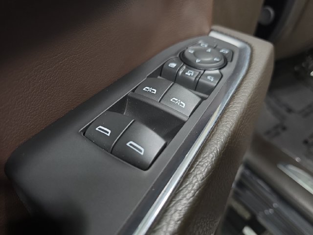 Used 2024 GMC Sierra 2500 Denali w/ Technology Package AWD/4WD image 27