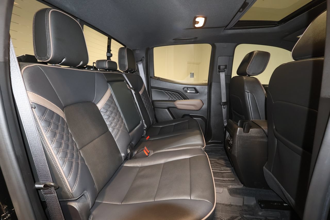 Certified 2023 GMC Canyon Denali w/ Denali Black Edition AWD/4WD image 25