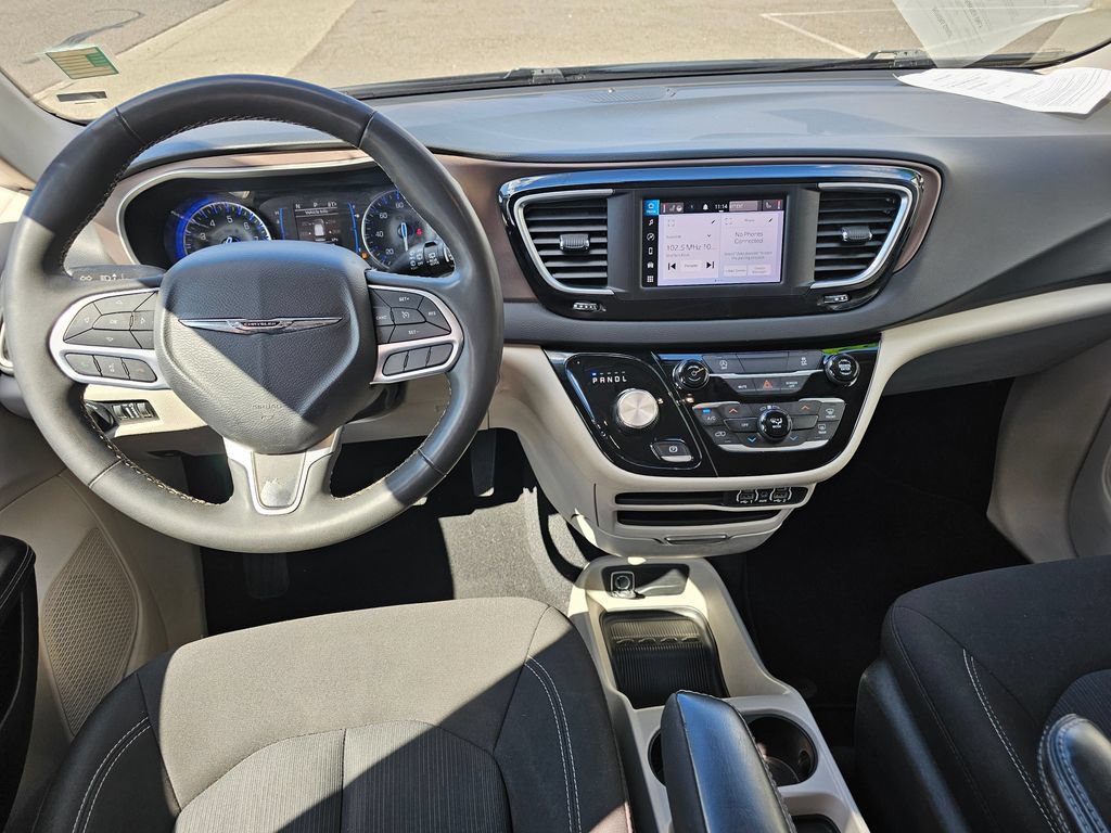 Used 2022 Chrysler Voyager LX FWD image 19
