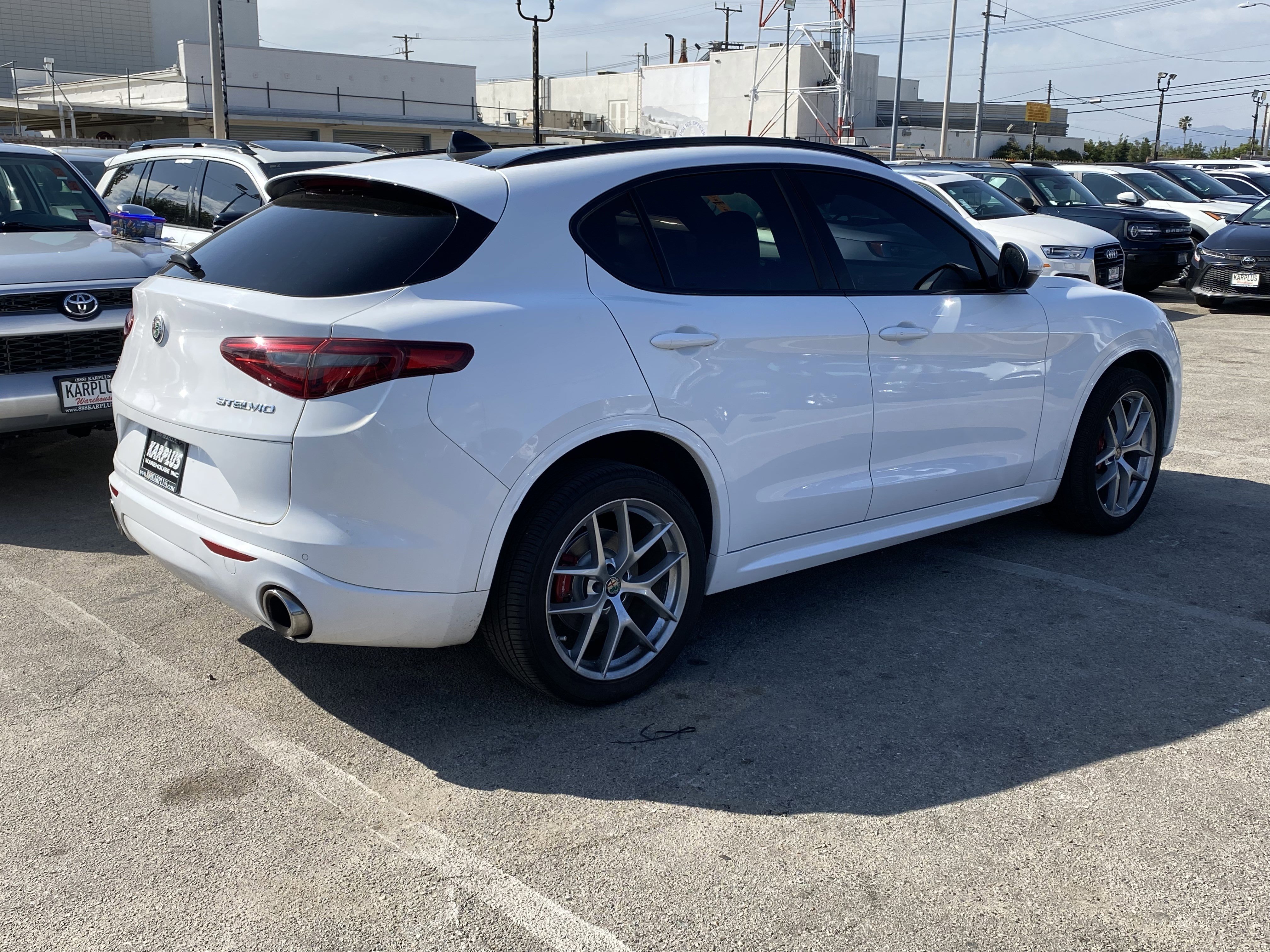 Used 2020 Alfa Romeo Stelvio Ti Sport w/ Quick Order Package 22S Sport image 9