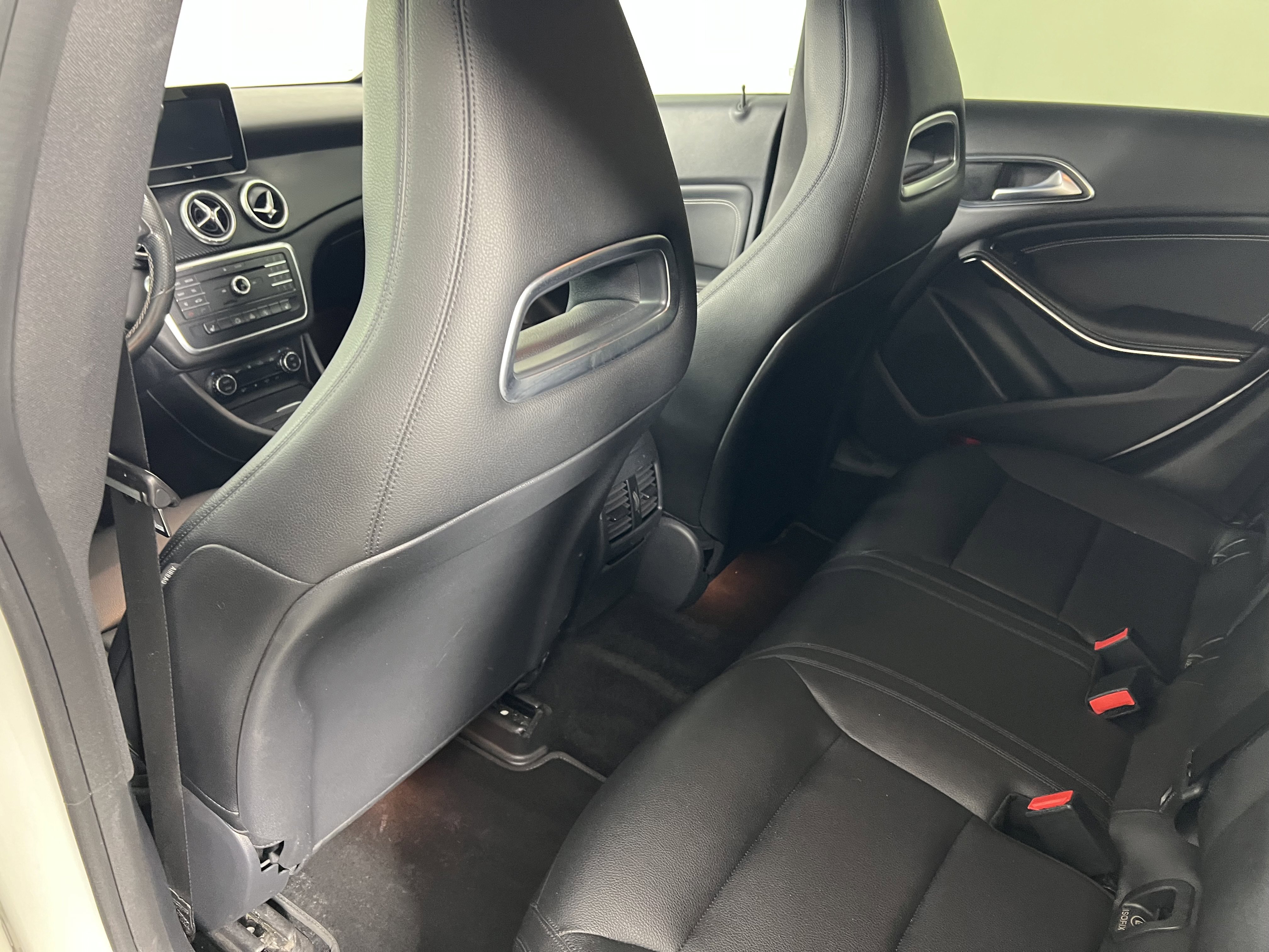 Used 2015 Mercedes-Benz CLA 250 4MATIC image 20