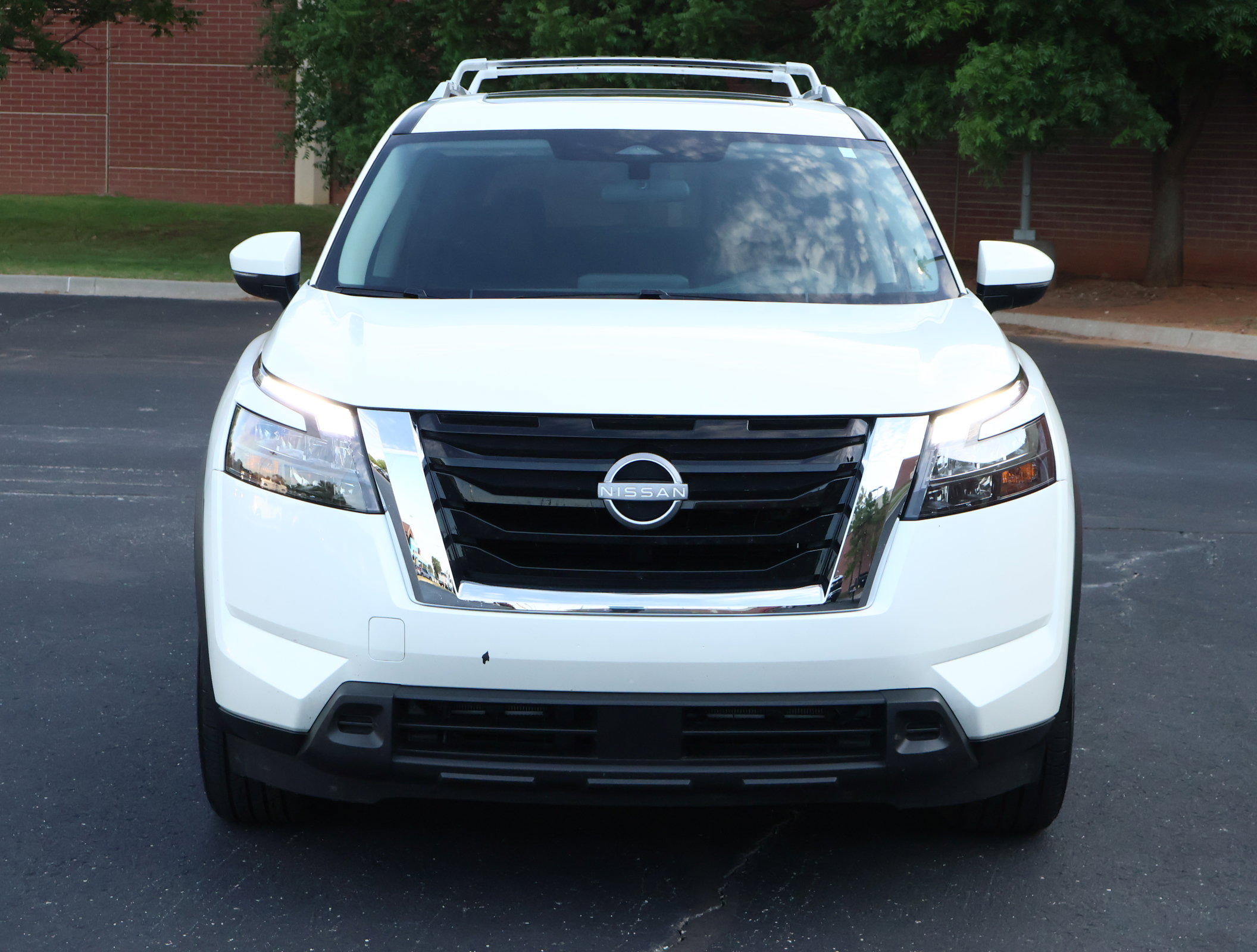 Used 2024 Nissan Pathfinder SV w/ SV Premium Package FWD image 31