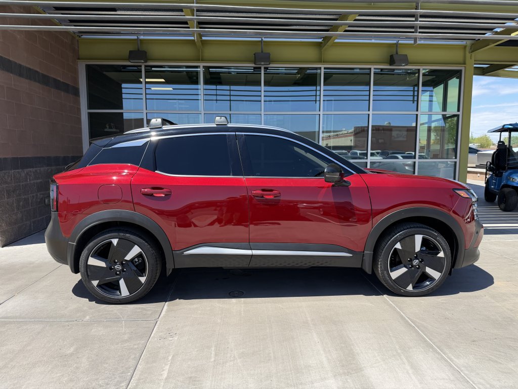 Used 2025 Nissan Kicks SR w/ SR Premium Package AWD/4WD image 9