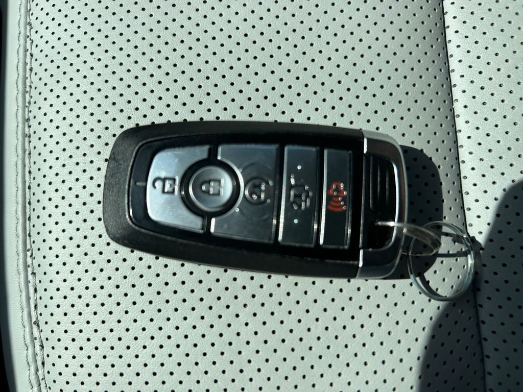 Used 2025 Ford Explorer Platinum w/ Ultimate Package AWD/4WD image 31