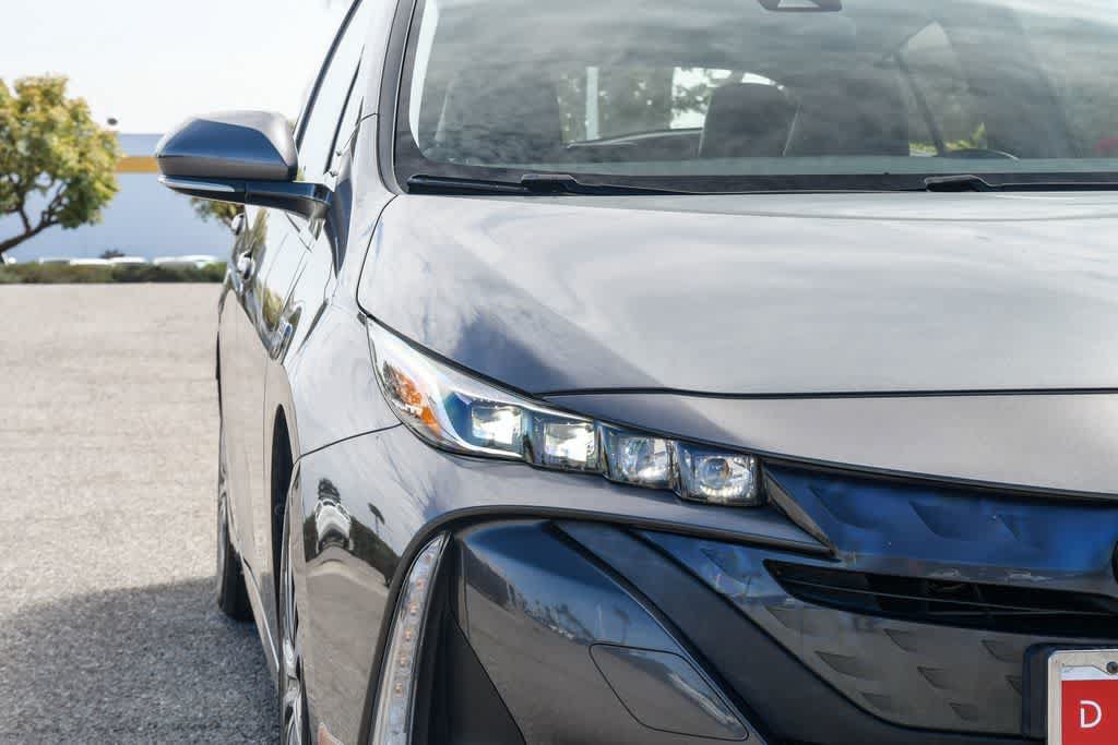Used 2020 Toyota Prius Prime XLE FWD image 4