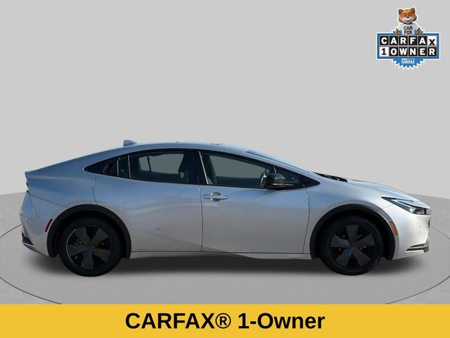 Used 2023 Toyota Prius LE FWD image 2