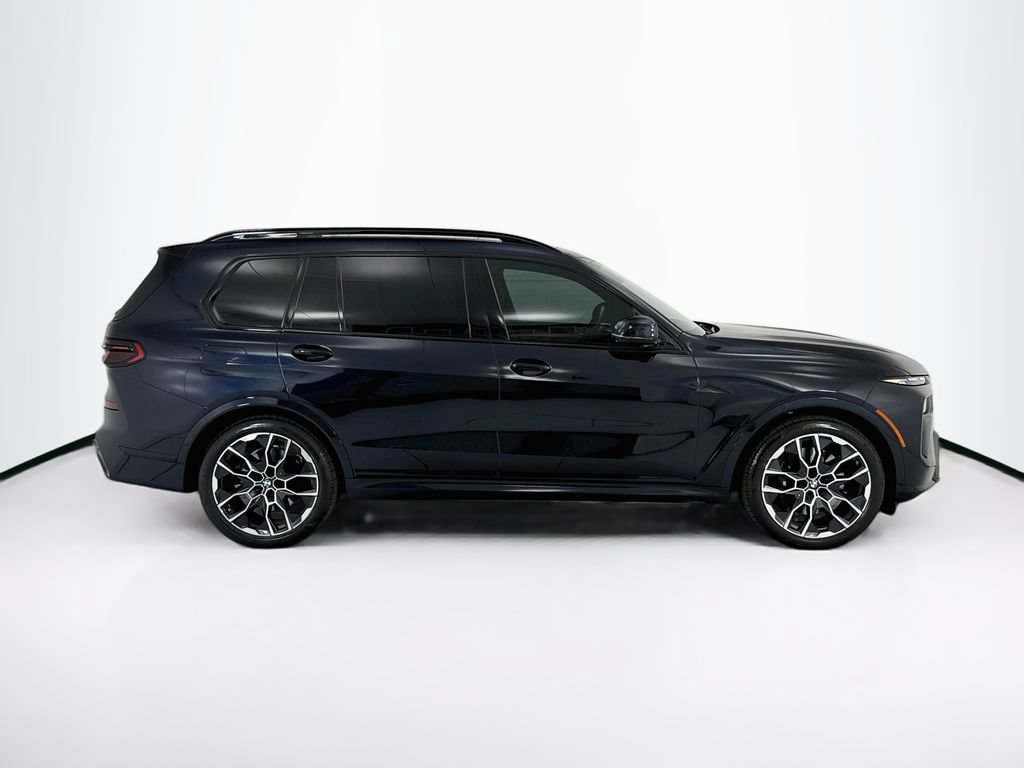 Used 2026 BMW X7 xDrive40i w/ M Sport Package AWD/4WD image 4