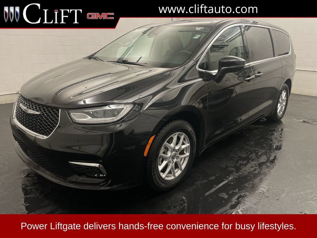 Used 2023 Chrysler Pacifica Touring-L