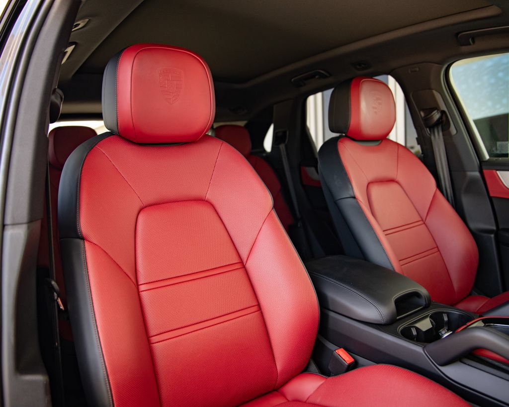 Certified 2026 Porsche Cayenne AWD/4WD image 17