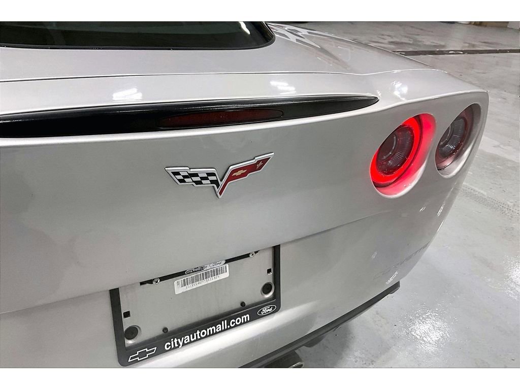 Used 2007 Chevrolet Corvette Coupe w/ Preferred Equipment Group RWD image 10