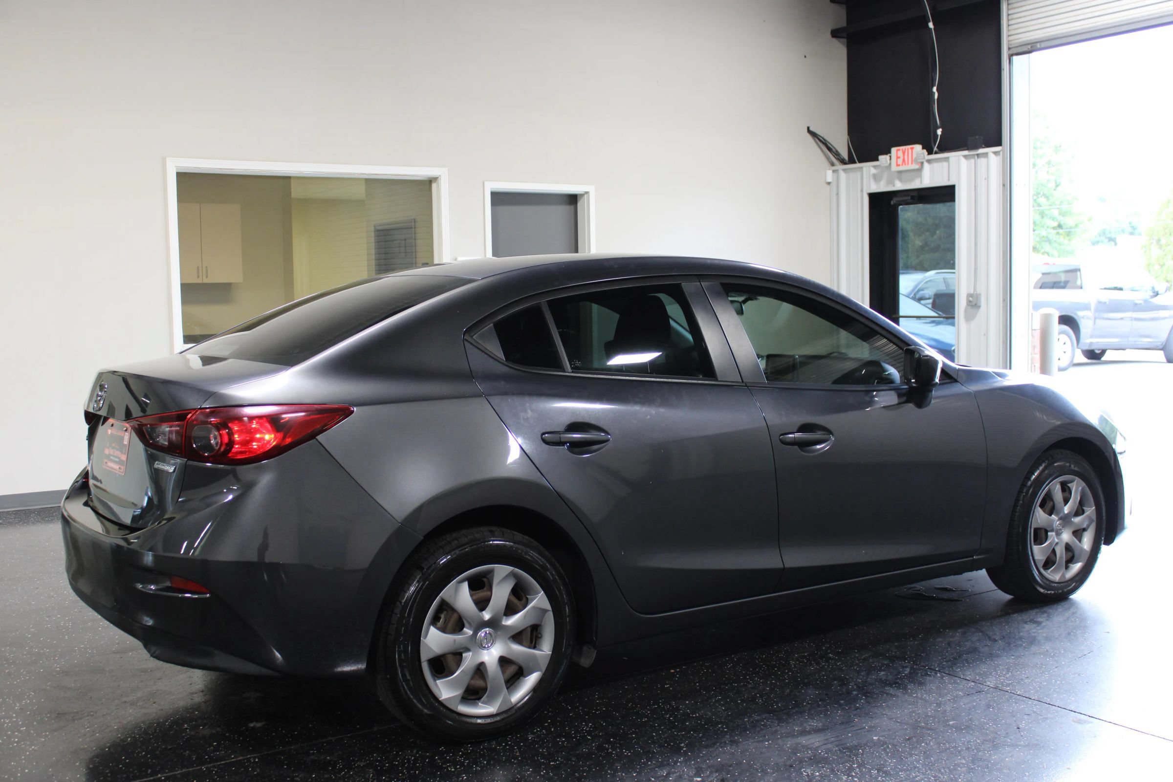 Used 2015 MAZDA MAZDA3 i Sport FWD image 4