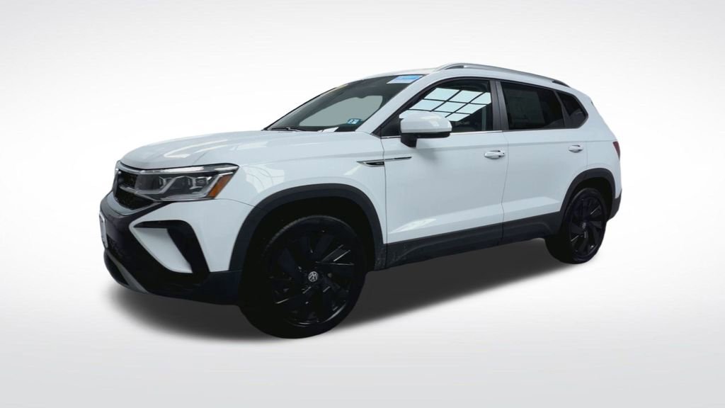 Used 2024 Volkswagen Taos SEL image 4