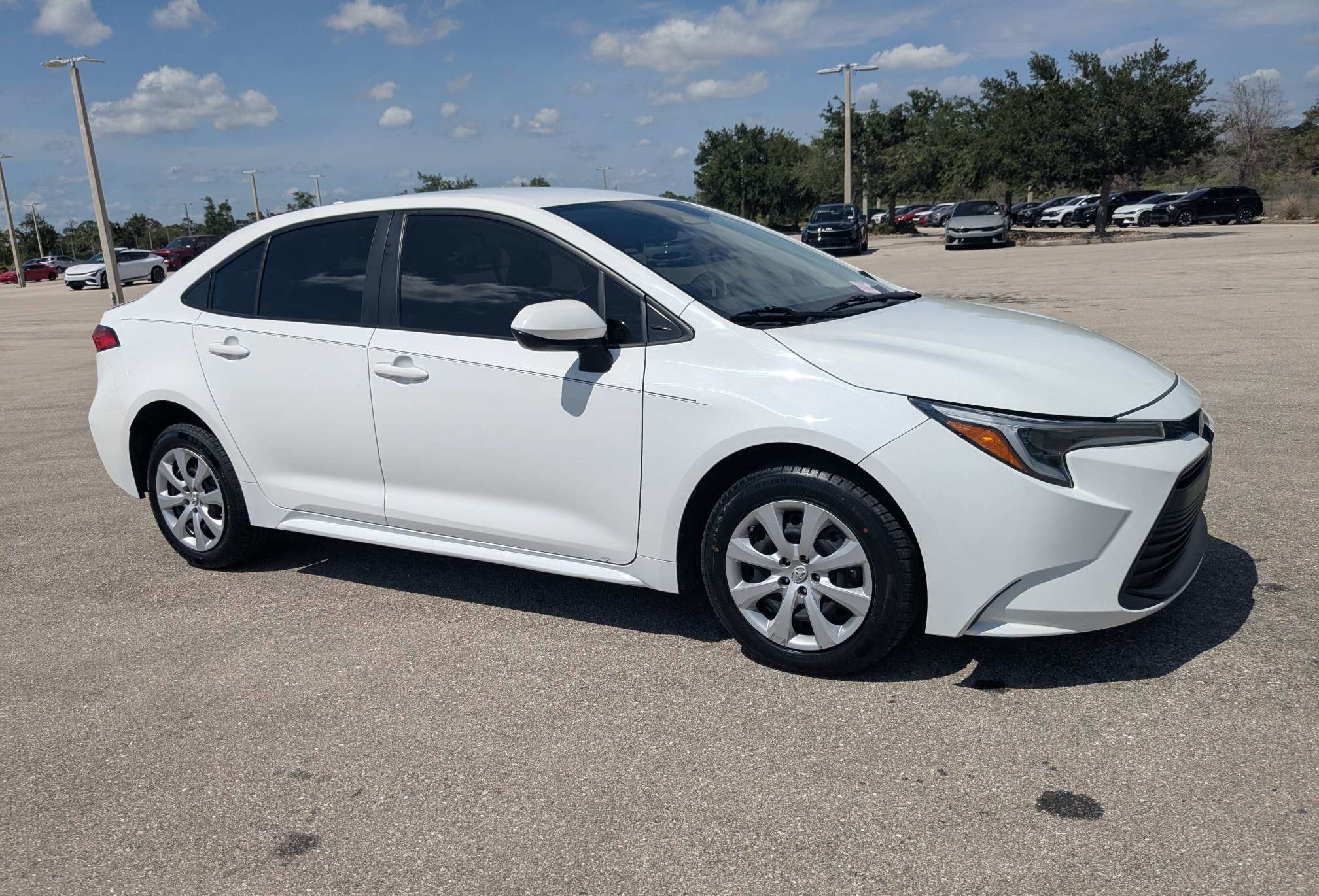Used 2023 Toyota Corolla LE FWD image 2