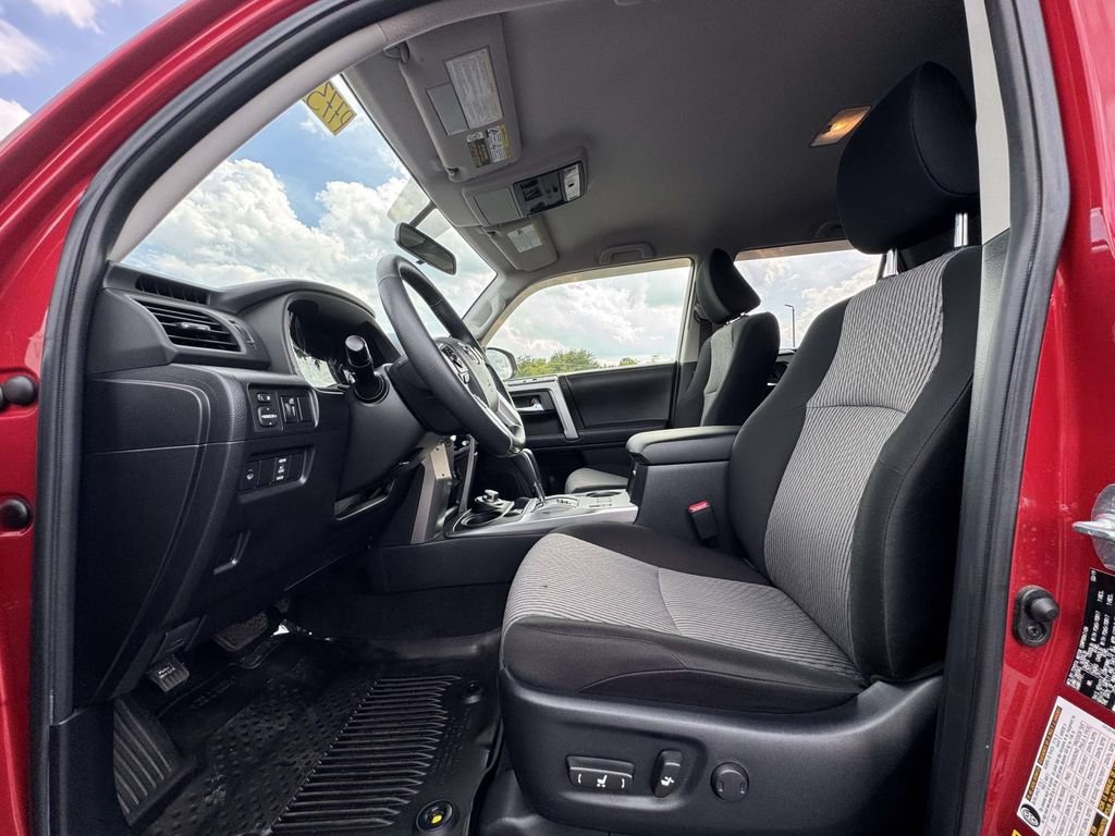 Used 2019 Toyota 4Runner SR5 AWD/4WD image 13