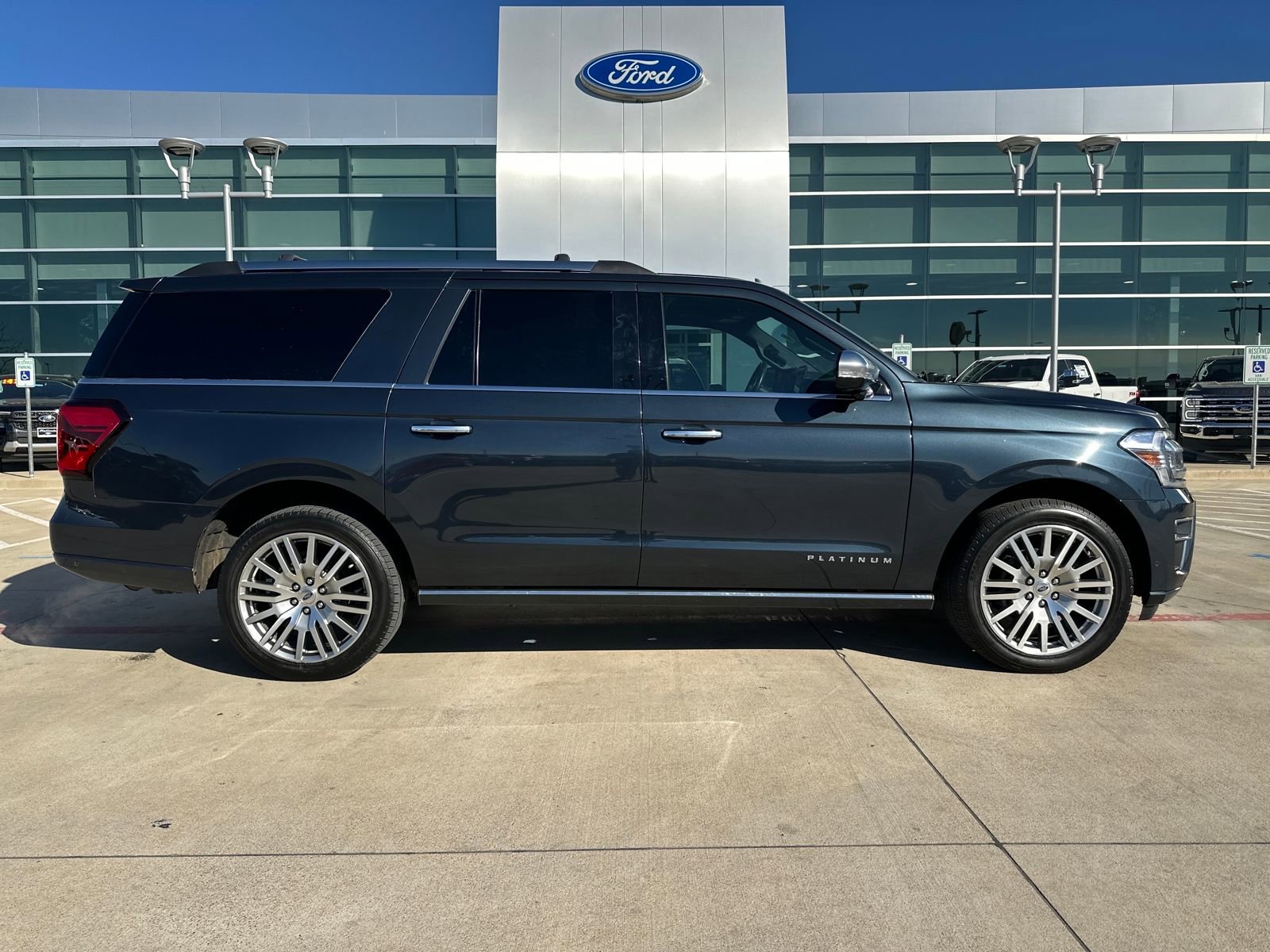 Used 2024 Ford Expedition Max Platinum image 6
