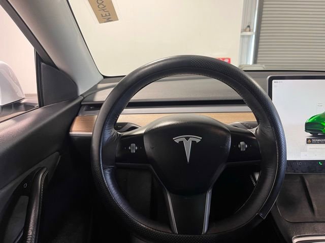 Used 2022 Tesla Model Y Long Range image 21