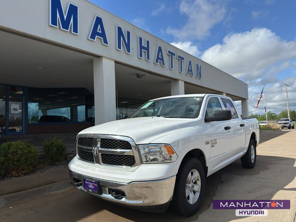 Used 2022 RAM 1500 Classic SLT w/ Protection Group AWD/4WD image 1
