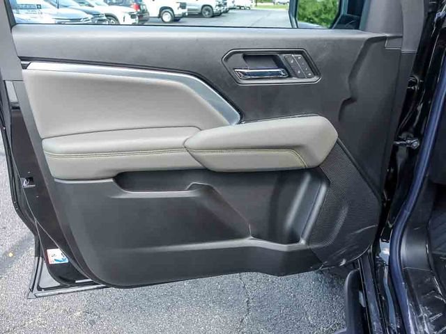 New 2026 Chevrolet Colorado ZR2 w/ Technology Package AWD/4WD image 12