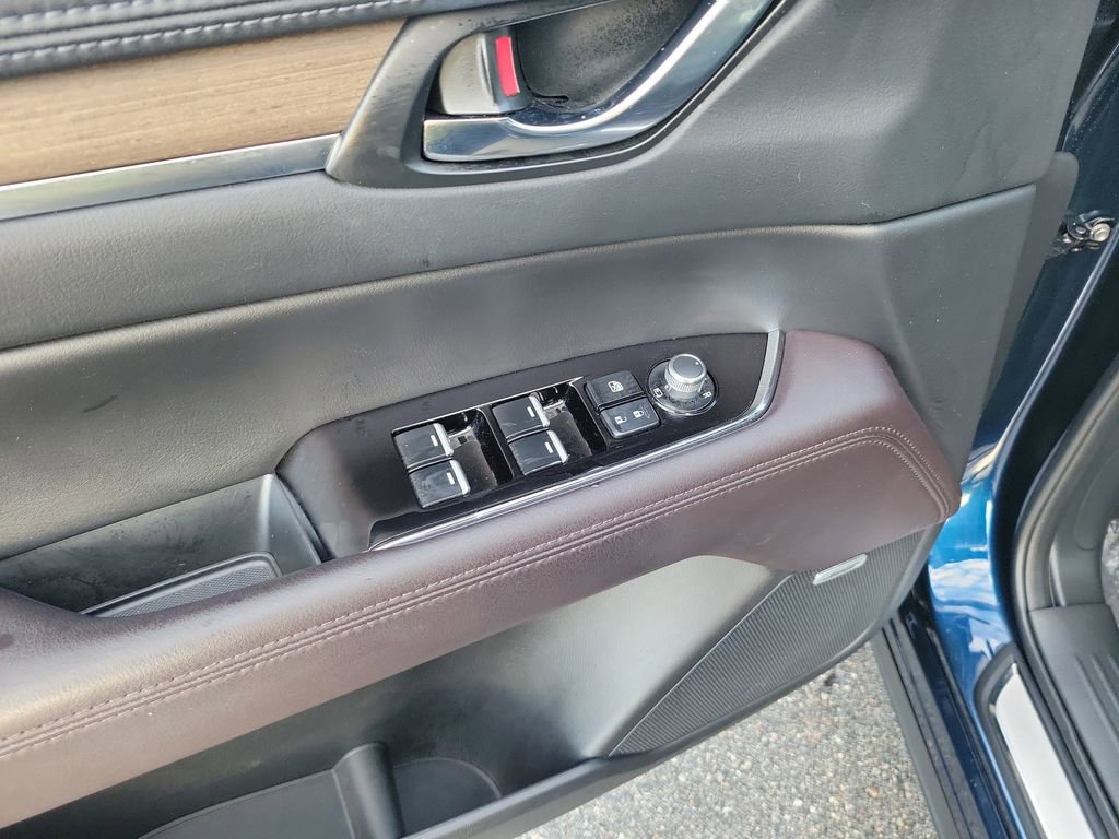 Used 2023 MAZDA CX-5 Signature image 17