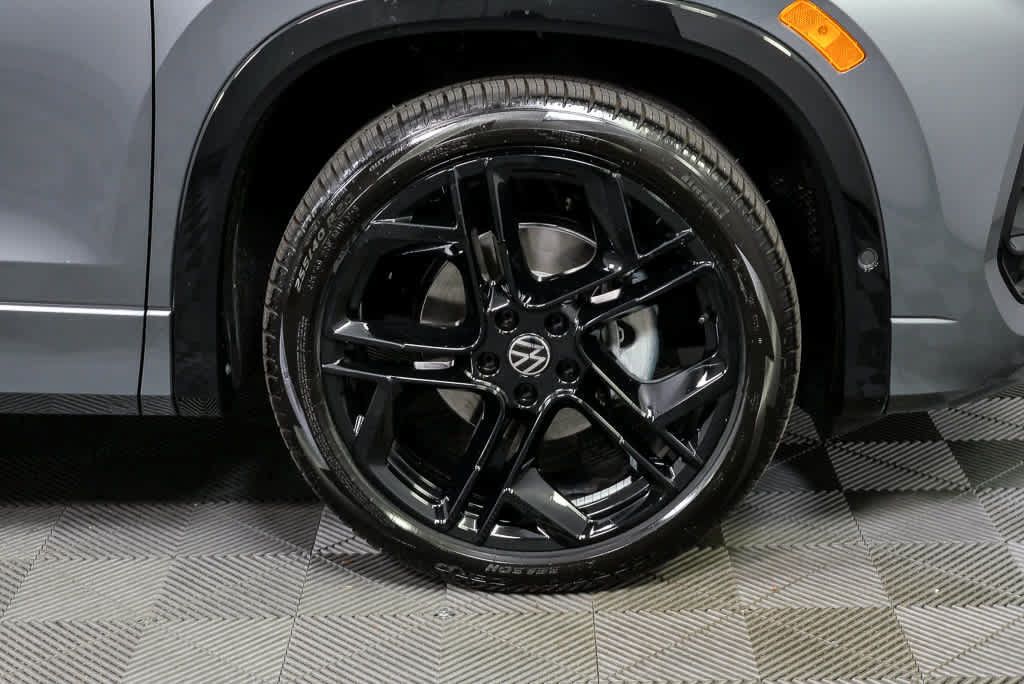 New 2026 Volkswagen Tiguan SE R-Line FWD image 38