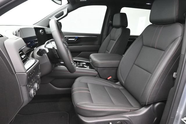 New 2026 Chevrolet Suburban RST w/ RST Capability Package AWD/4WD image 19
