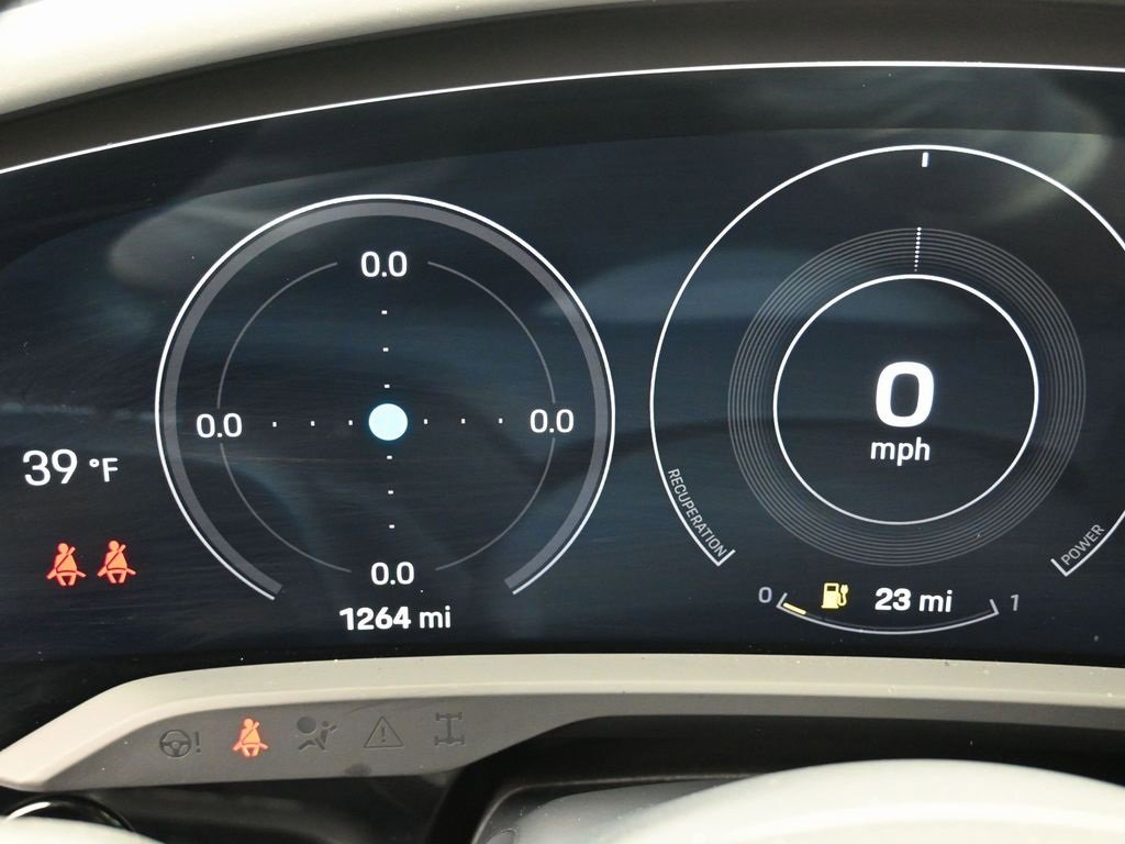 Used 2023 Porsche Taycan image 20