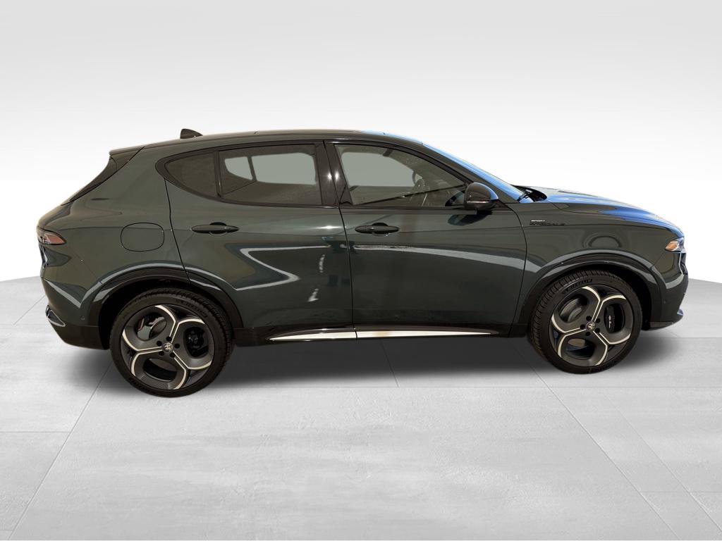 New 2026 Alfa Romeo Tonale w/ Active Assist Package AWD/4WD image 8