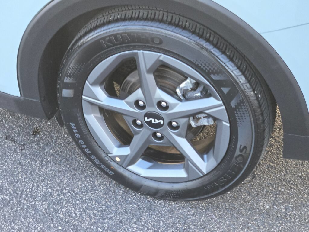 Used 2025 Kia K4 FWD image 19