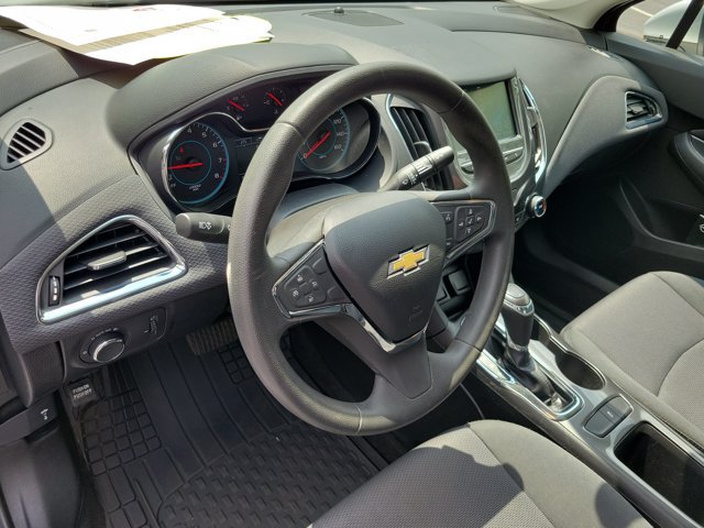 Used 2018 Chevrolet Cruze LT FWD image 9