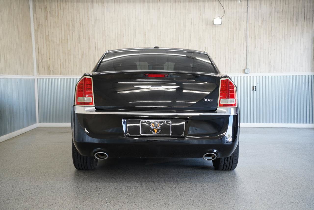 Used 2011 Chrysler 300 Limited RWD image 8
