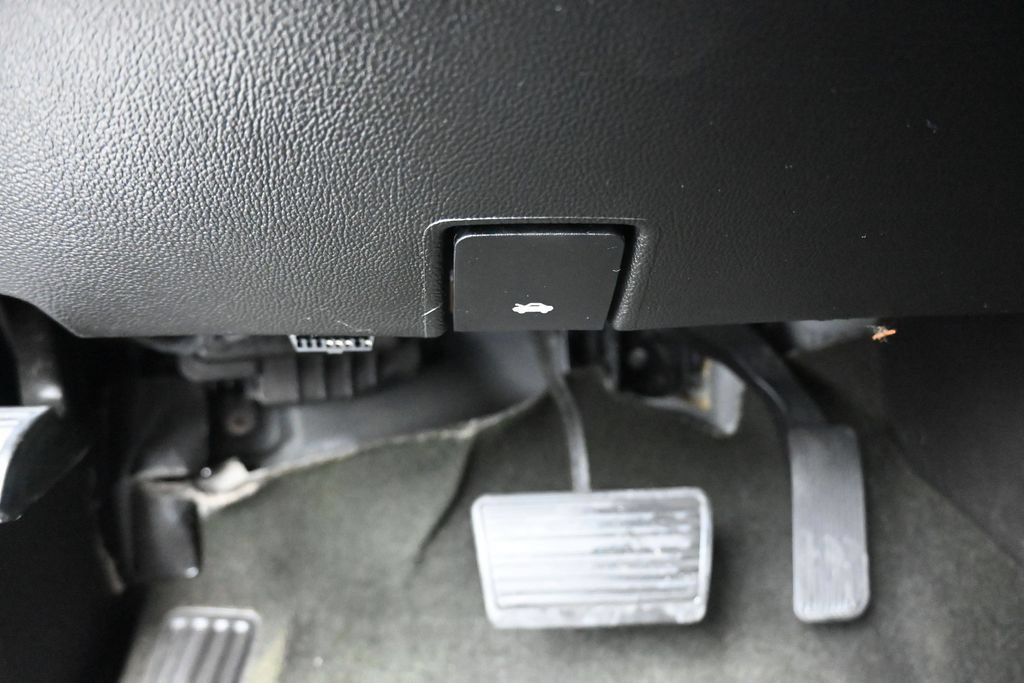 Used 2018 Chevrolet Suburban LT AWD/4WD image 28