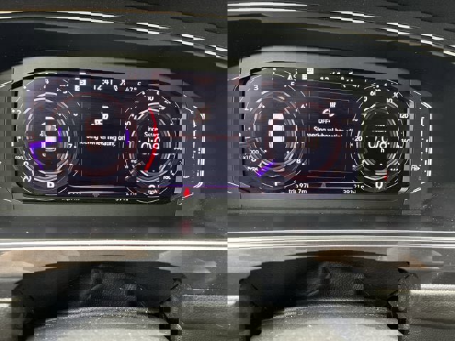 Used 2022 Volkswagen Tiguan SEL R-Line image 33