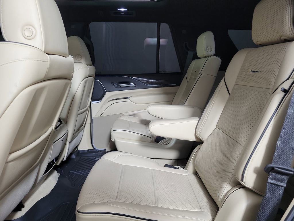Used 2022 Cadillac Escalade Premium Luxury AWD/4WD image 23