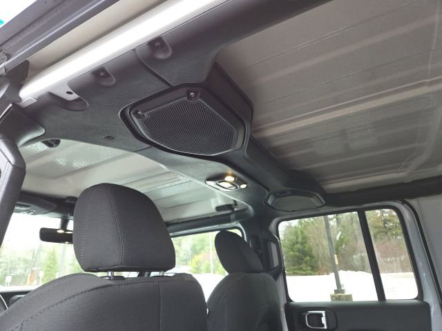 Used 2021 Jeep Wrangler Unlimited Sahara image 45