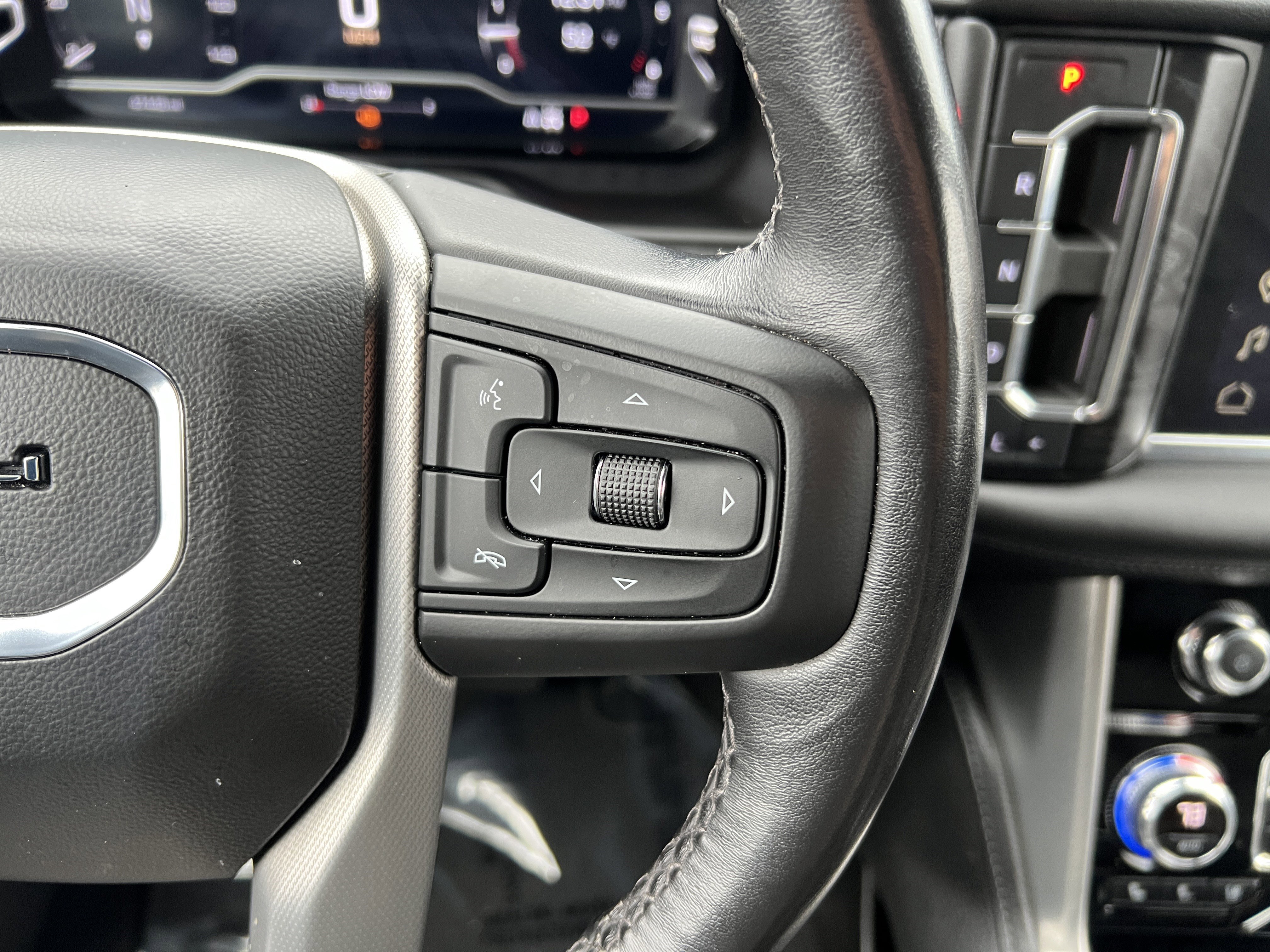 Certified 2022 GMC Yukon XL Denali image 32